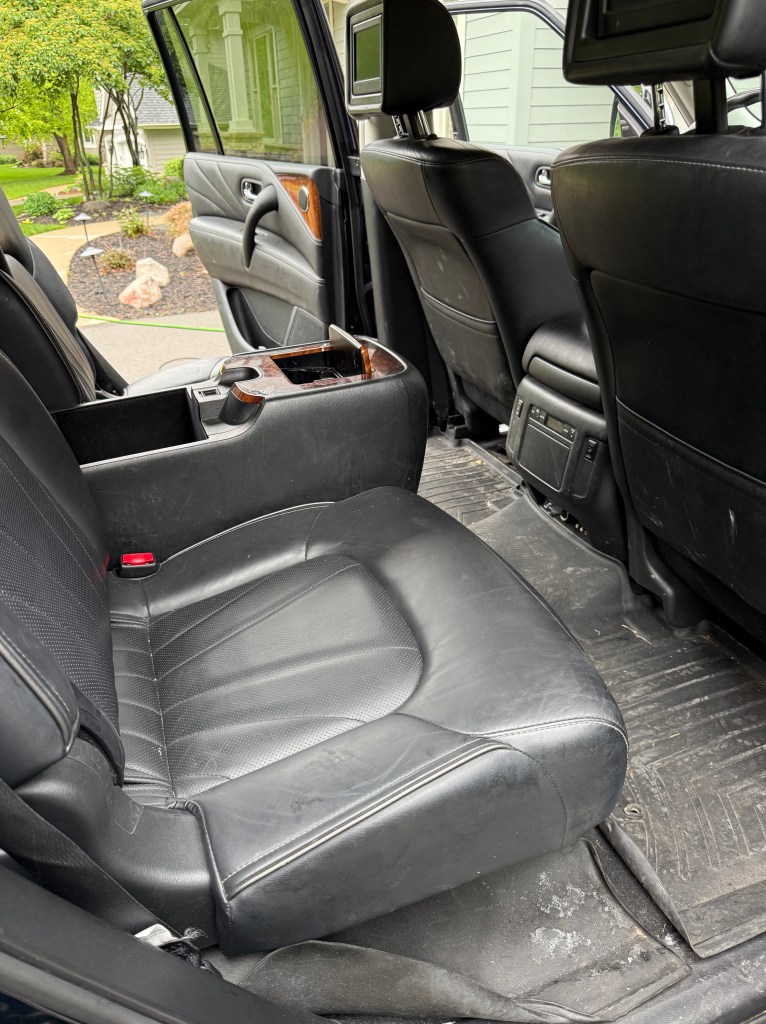 Mobile car detailing Infiniti QX80 Wayzata leather seat cleaning